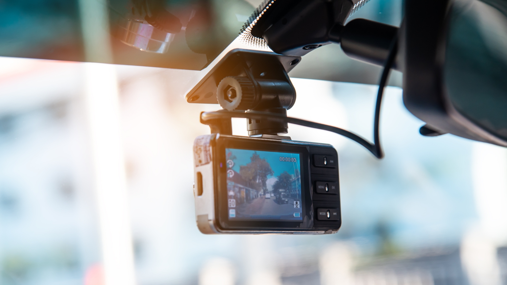 Featured image for “AI Dashcams vs Traditional Dashcams: What’s the Difference?”